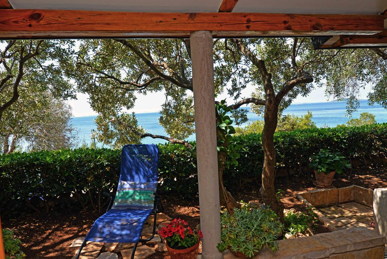 Sea Side Apartment Murter Bagian luar foto
