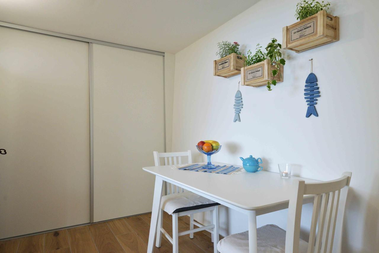 Sea Side Apartment Murter Bagian luar foto