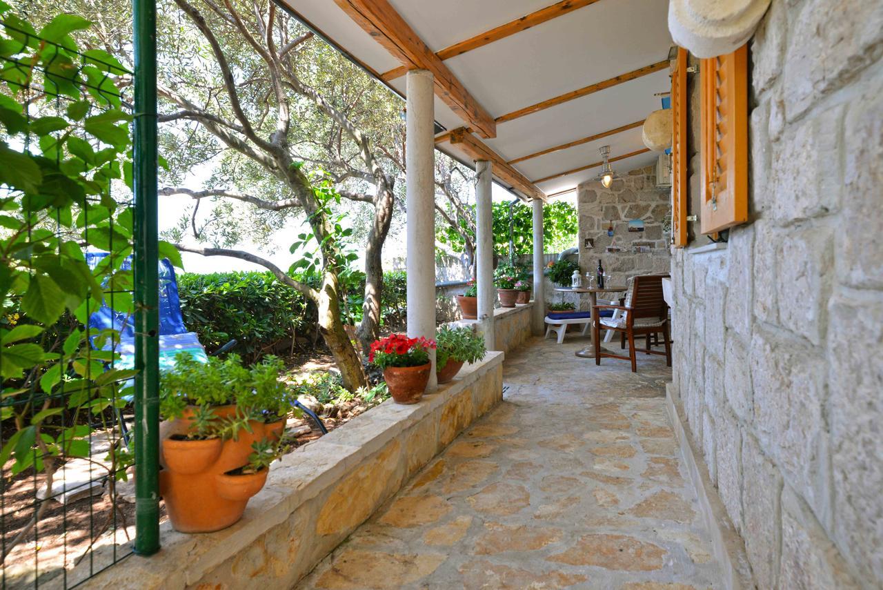 Sea Side Apartment Murter Bagian luar foto